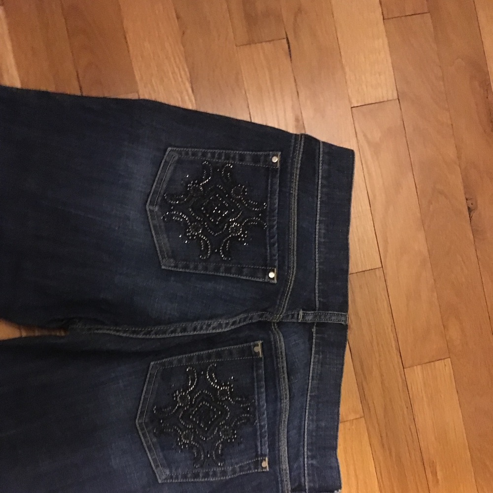 WHBMJeans embroidered jems on back pockets